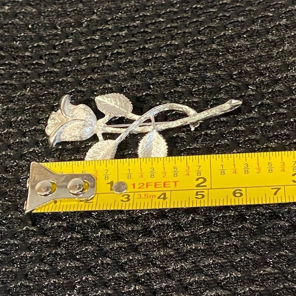 Rose Stem Brooch Silver Tone Pin Textured Mesh Bud Petals Unisex - Picture 3 of 11